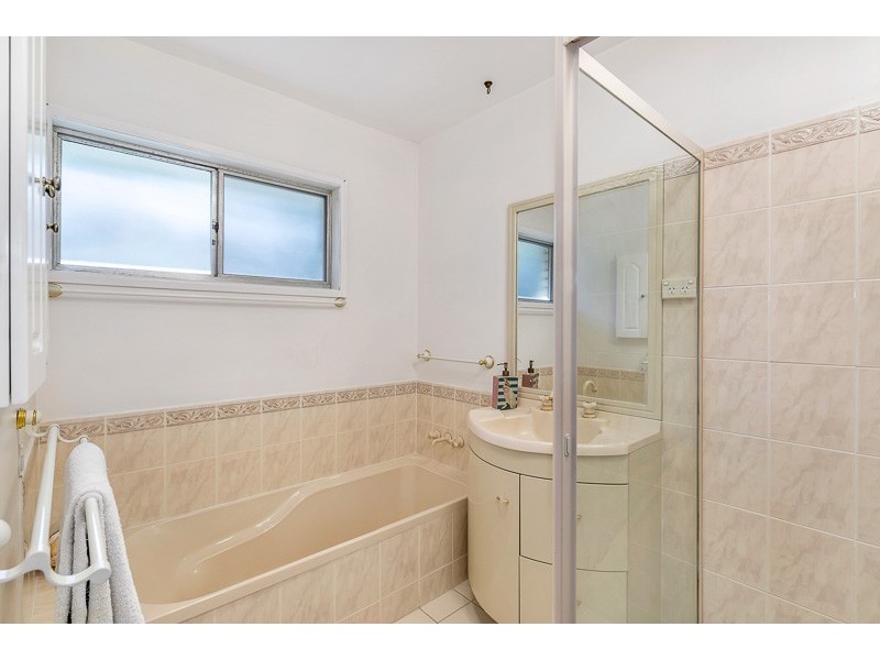 24 Belford Street, Kenmore QLD 4069