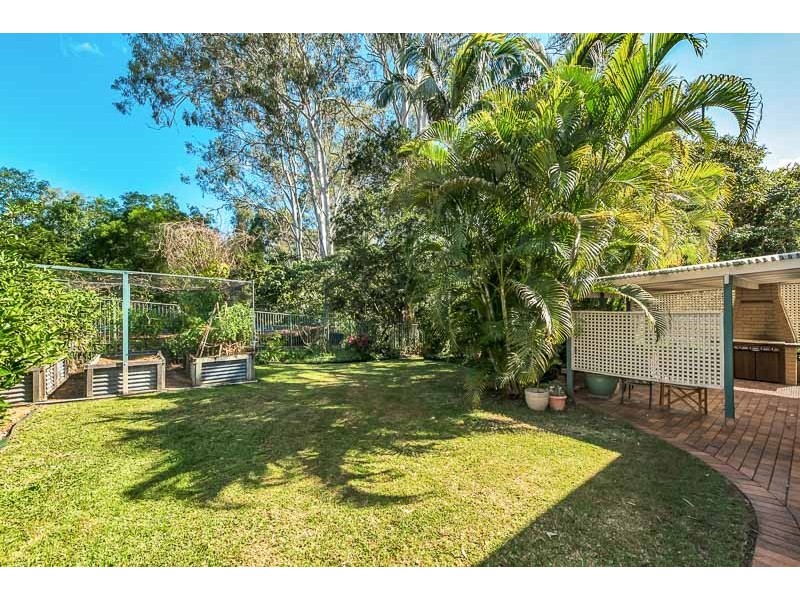 24 Belford Street, Kenmore QLD 4069