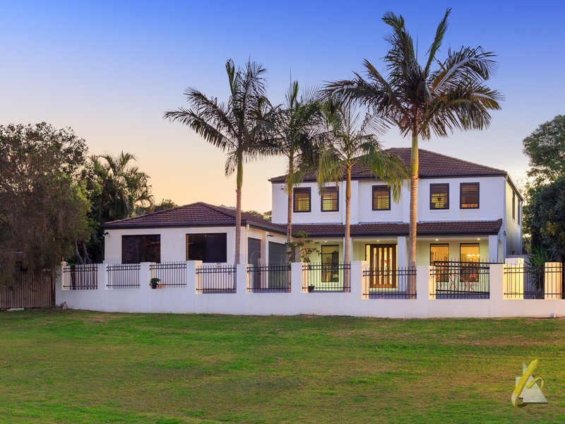 24 Blackbutt Pl, Brookfield QLD 4069