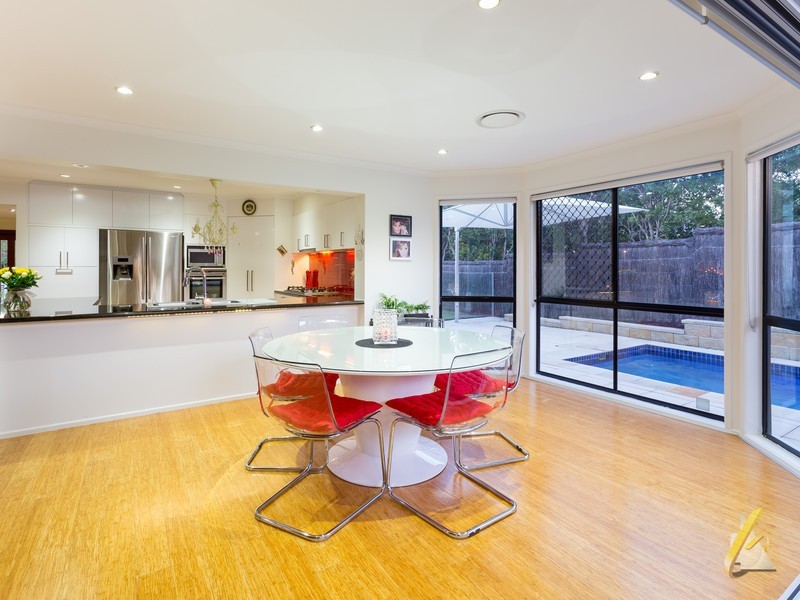 24 Blackbutt Pl, Brookfield QLD 4069