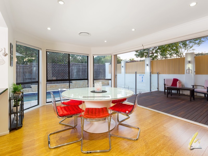 24 Blackbutt Pl, Brookfield QLD 4069