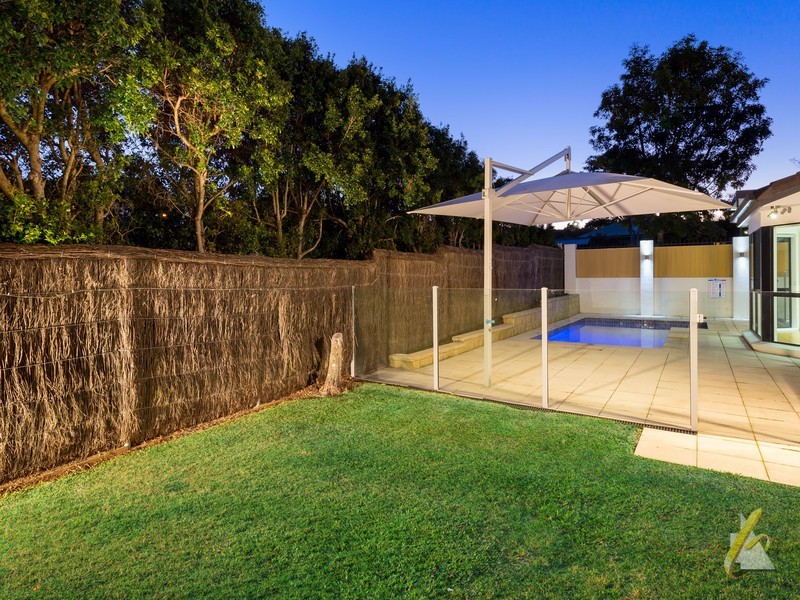 24 Blackbutt Pl, Brookfield QLD 4069