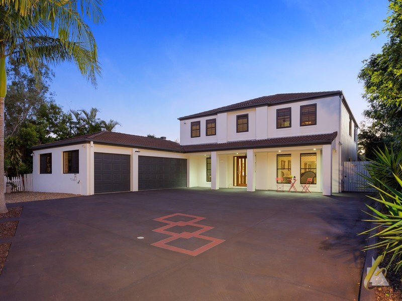 24 Blackbutt Pl, Brookfield QLD 4069