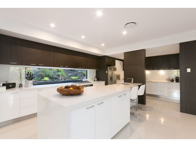 95 Tristania Road, Chapel Hill QLD 4069
