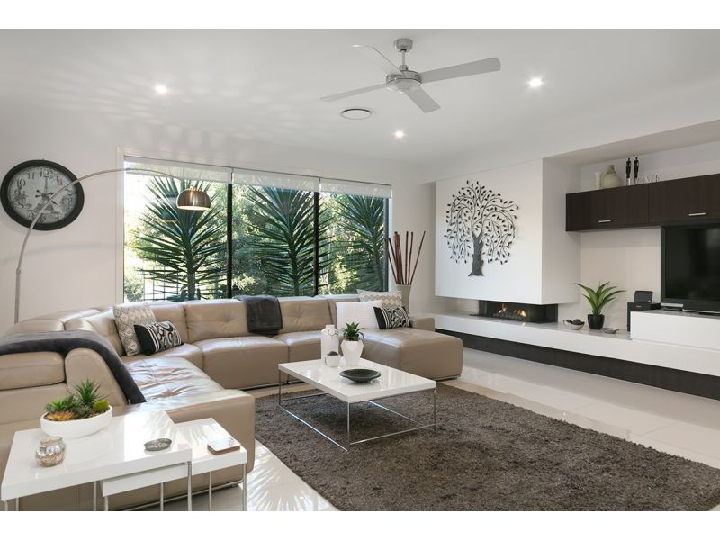 95 Tristania Road, Chapel Hill QLD 4069