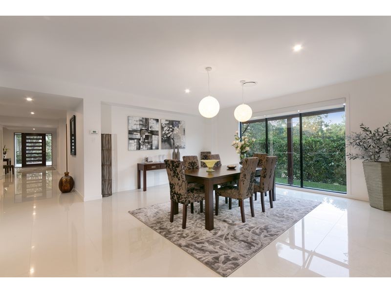 95 Tristania Road, Chapel Hill QLD 4069
