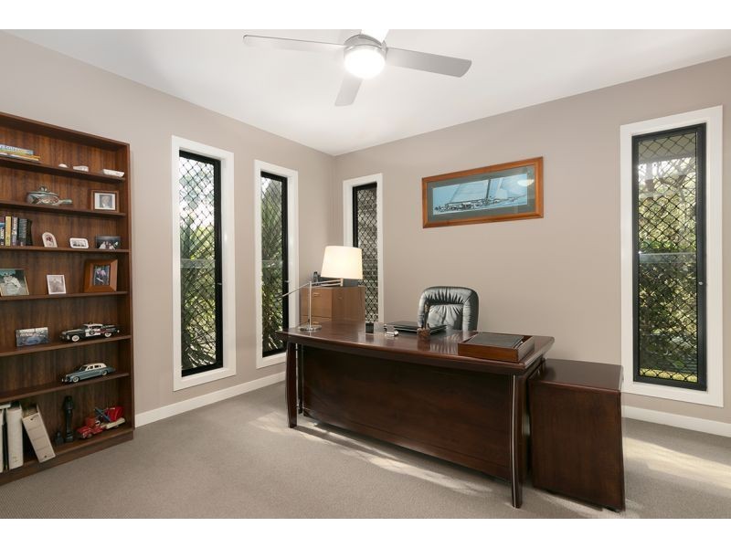 95 Tristania Road, Chapel Hill QLD 4069