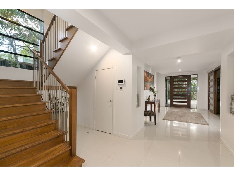 95 Tristania Road, Chapel Hill QLD 4069