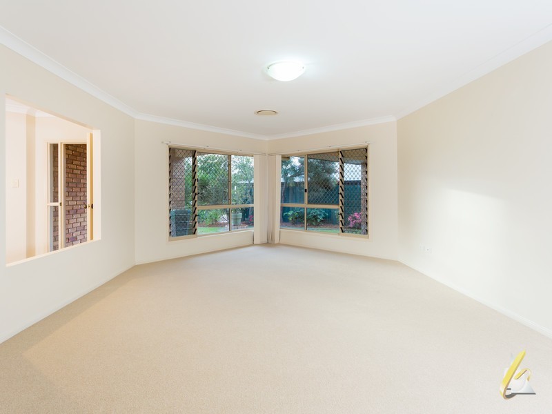 8 Fryer Close, Bellbowrie QLD 4070