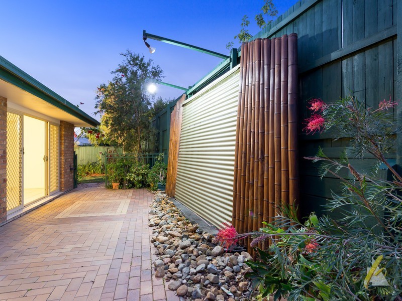 8 Fryer Close, Bellbowrie QLD 4070