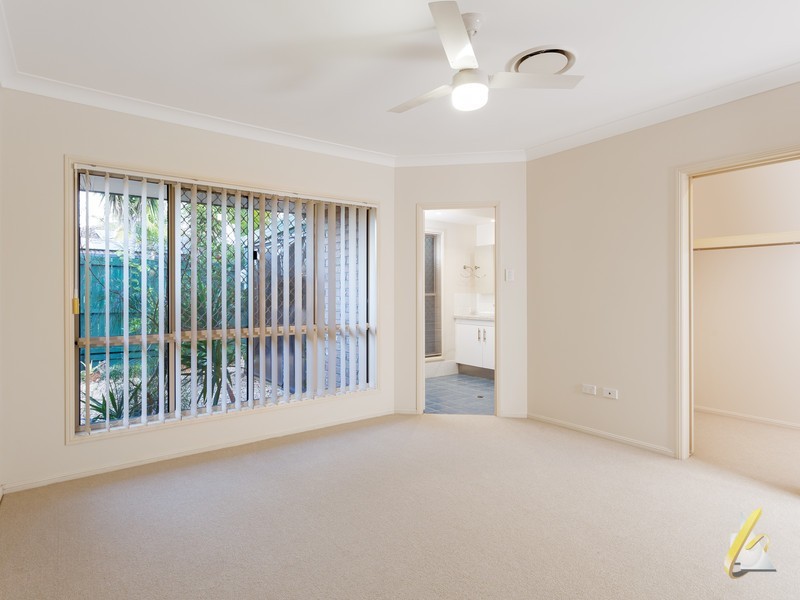 8 Fryer Close, Bellbowrie QLD 4070