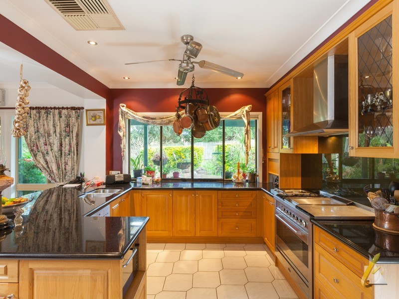 72 Riversleigh Road, Bellbowrie QLD 4070