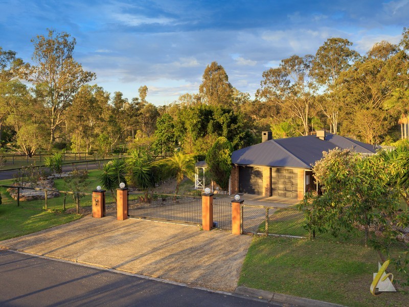 72 Riversleigh Road, Bellbowrie QLD 4070