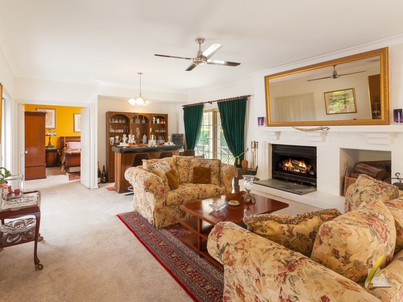 72 Riversleigh Road, Bellbowrie QLD 4070