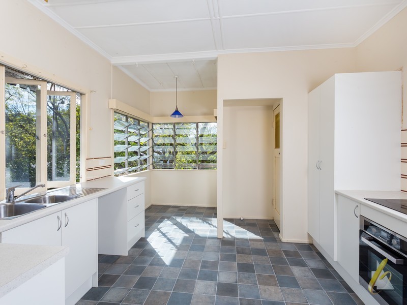 136 Jesmond Road, Indooroopilly QLD 4068