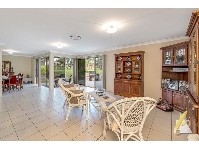 54 Glencoe Place, Thagoona QLD 4306