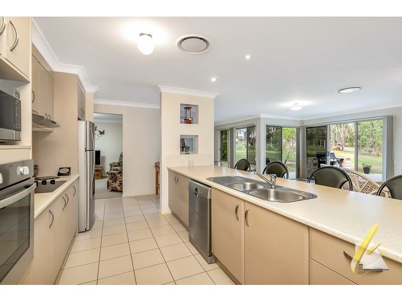 54 Glencoe Place, Thagoona QLD 4306