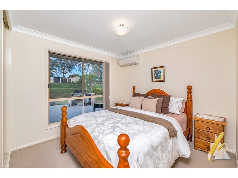 54 Glencoe Place, Thagoona QLD 4306