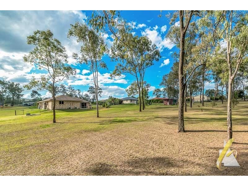 54 Glencoe Place, Thagoona QLD 4306