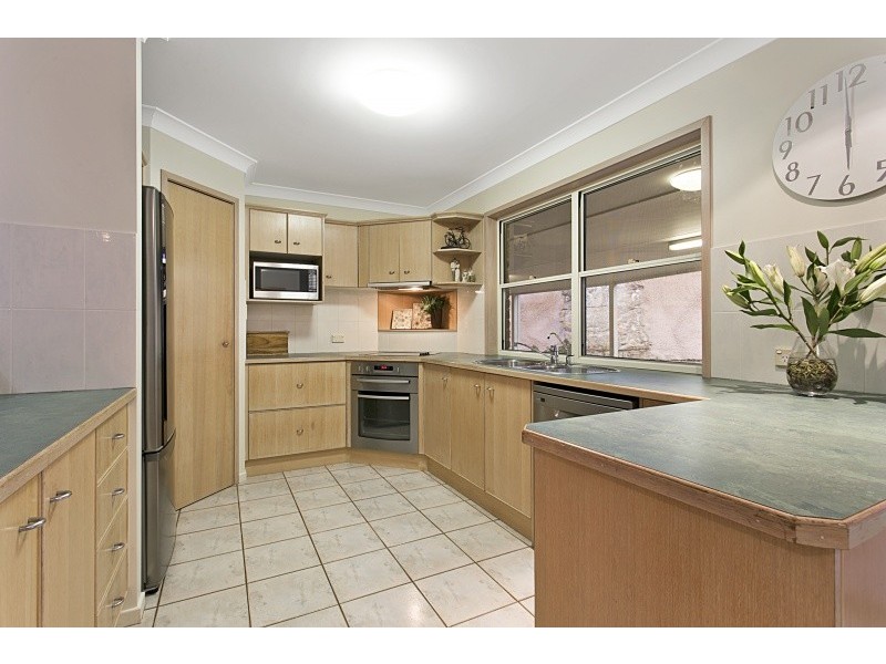 16 TWINE PLACE, Bellbowrie QLD 4070