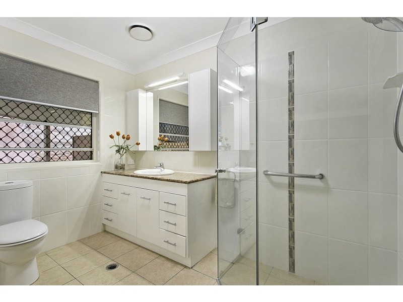 16 TWINE PLACE, Bellbowrie QLD 4070