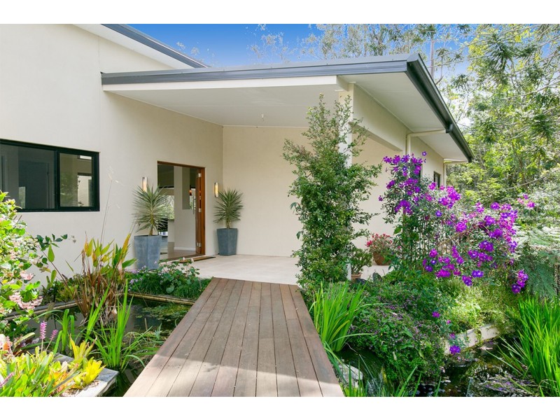 46 Scenic Rd, Kenmore QLD 4069