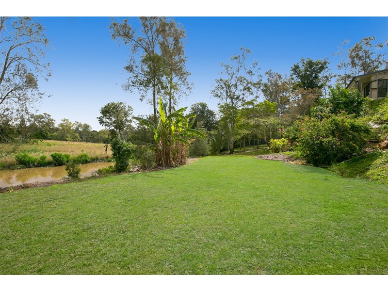 46 Scenic Rd, Kenmore QLD 4069