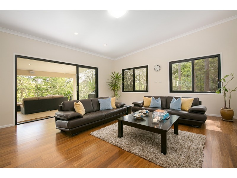 46 Scenic Rd, Kenmore QLD 4069
