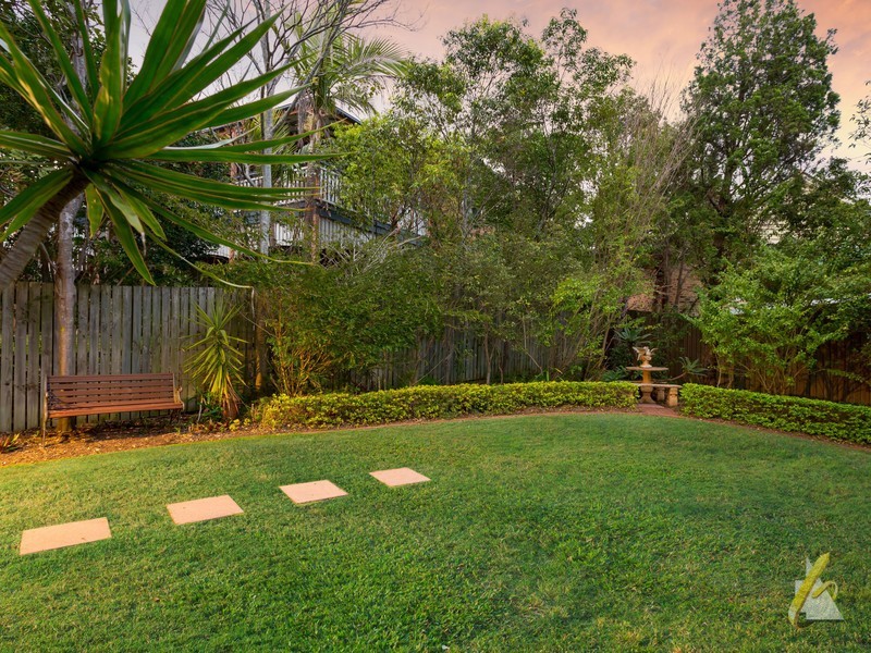 20 McConnell Crescent, Brookfield QLD 4069