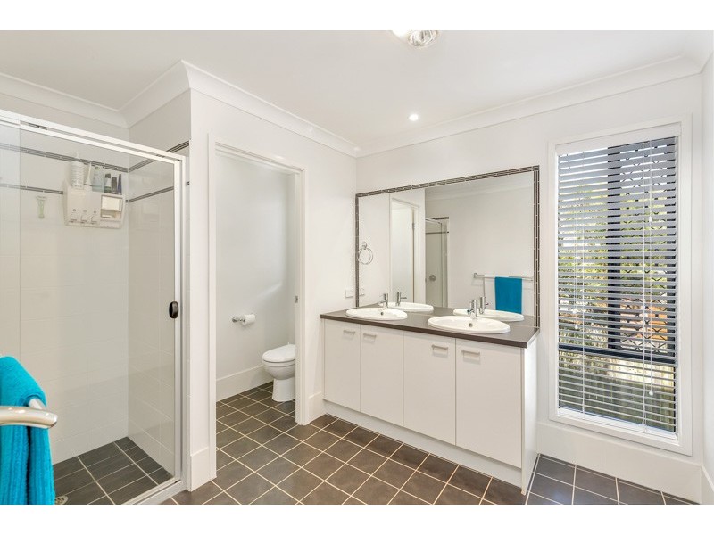 87 Bozzato Place, Kenmore QLD 4069