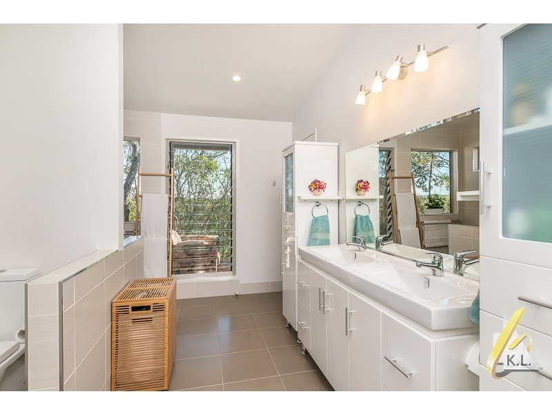 14 Sovereign Strait, Karalee QLD 4306