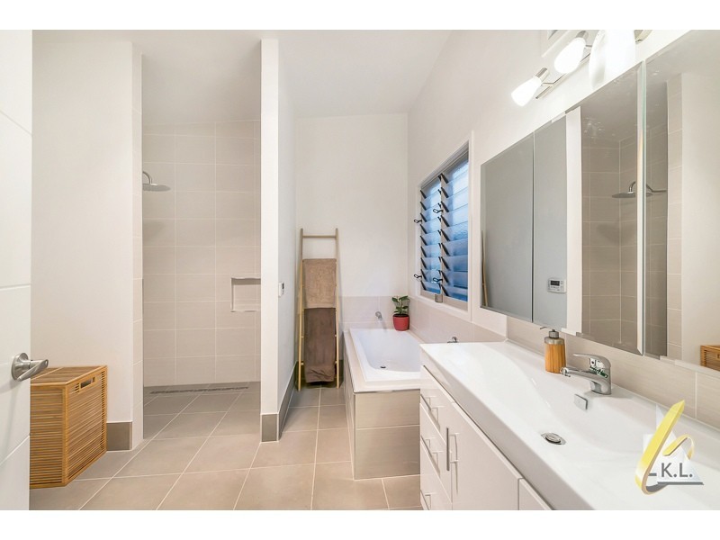 14 Sovereign Strait, Karalee QLD 4306