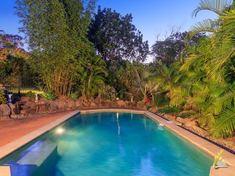 11 Sexton Place, Bellbowrie QLD 4070