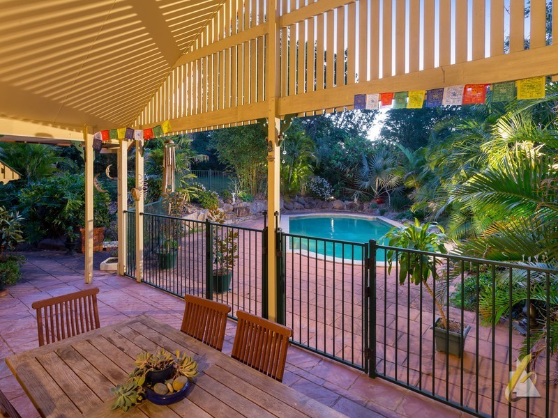 11 Sexton Place, Bellbowrie QLD 4070