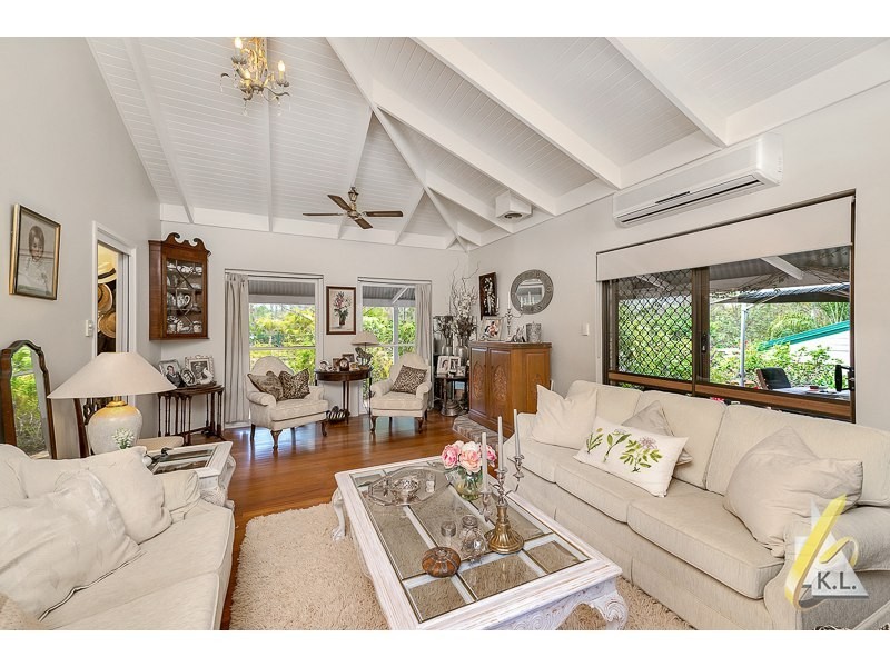 15 Eurambeen Close, Karana Downs QLD 4306