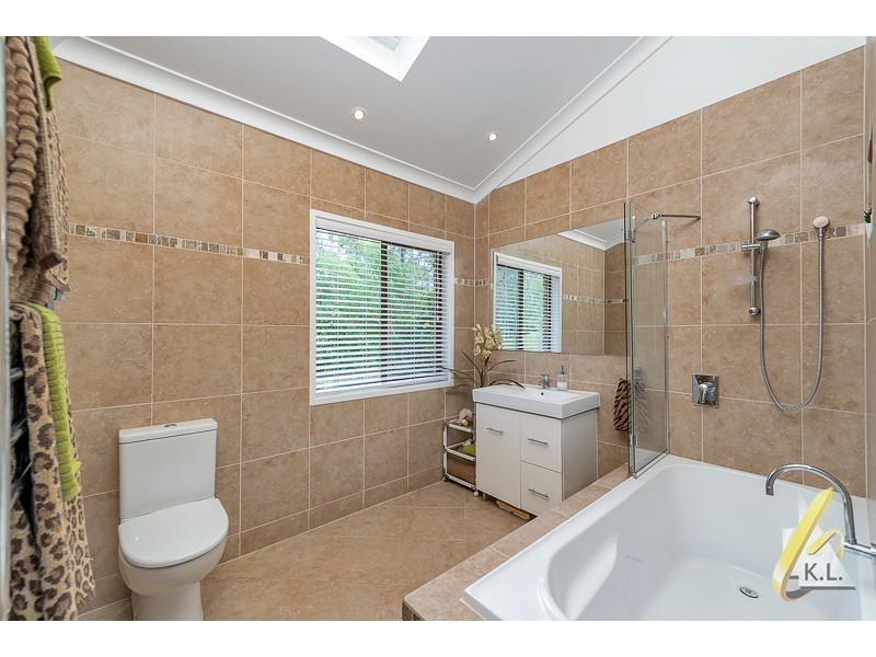 15 Eurambeen Close, Karana Downs QLD 4306