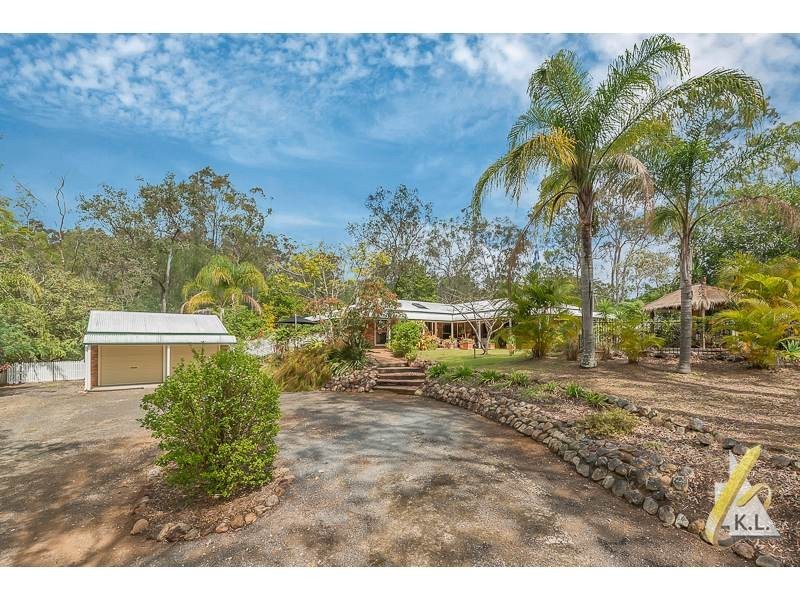 15 Eurambeen Close, Karana Downs QLD 4306