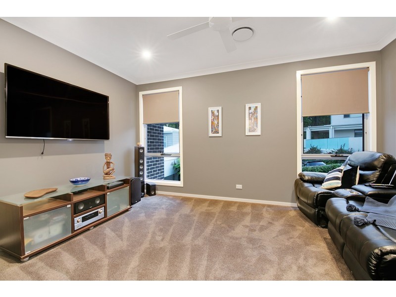 34 Ruth Miller Cl, Fig Tree Pocket QLD 4069