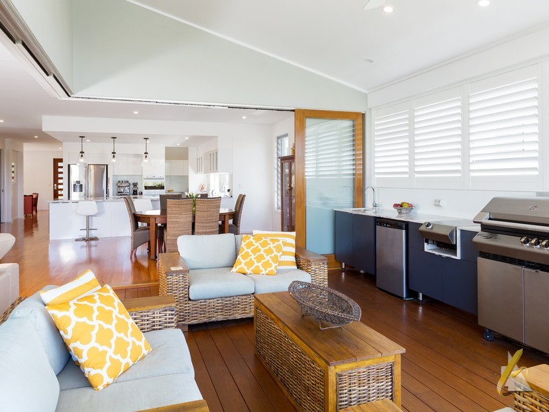 34 Ruth Miller Cl, Fig Tree Pocket QLD 4069