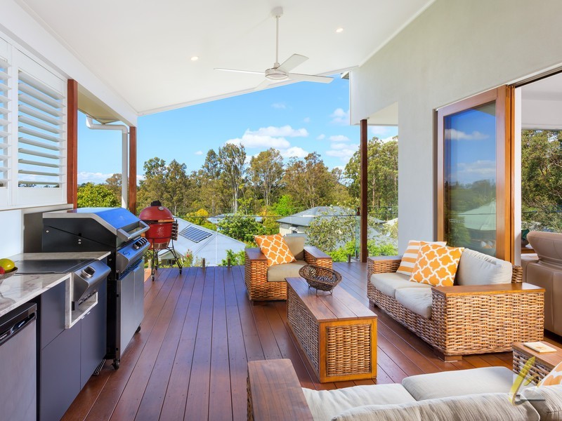 34 Ruth Miller Cl, Fig Tree Pocket QLD 4069