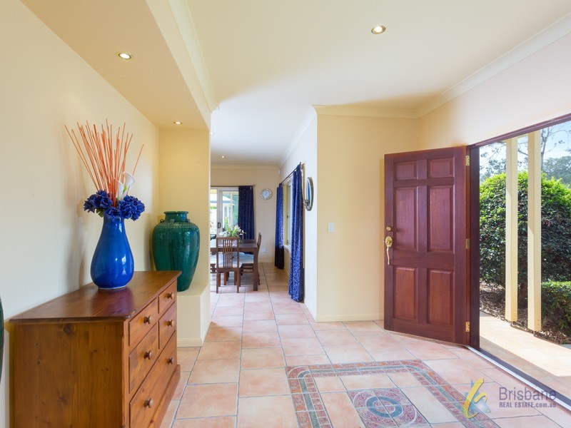 6 Castlereagh Pl, Anstead QLD 4070