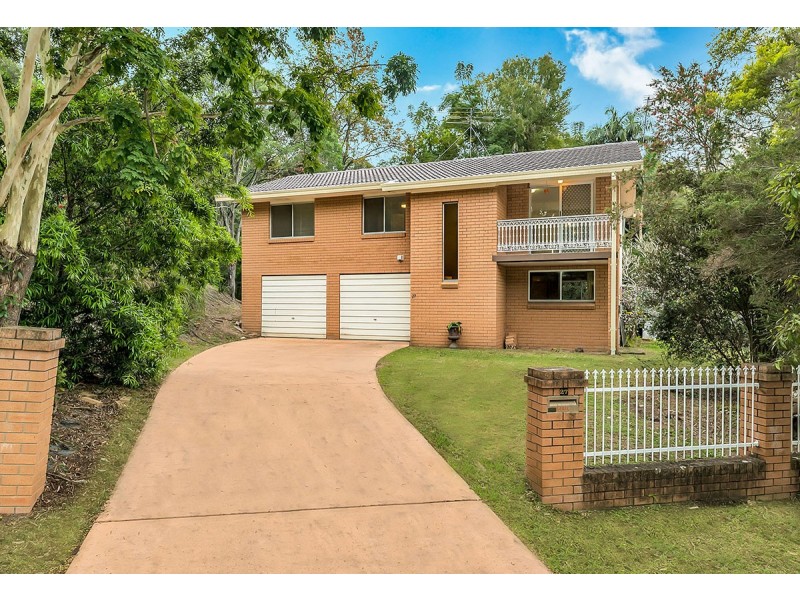 27 Halimah St, Chapel Hill QLD 4069