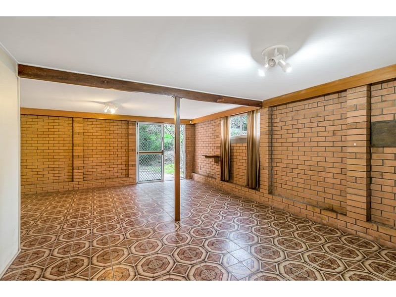 27 Halimah St, Chapel Hill QLD 4069