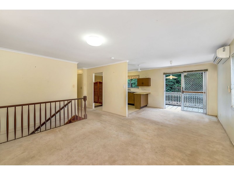 27 Halimah St, Chapel Hill QLD 4069