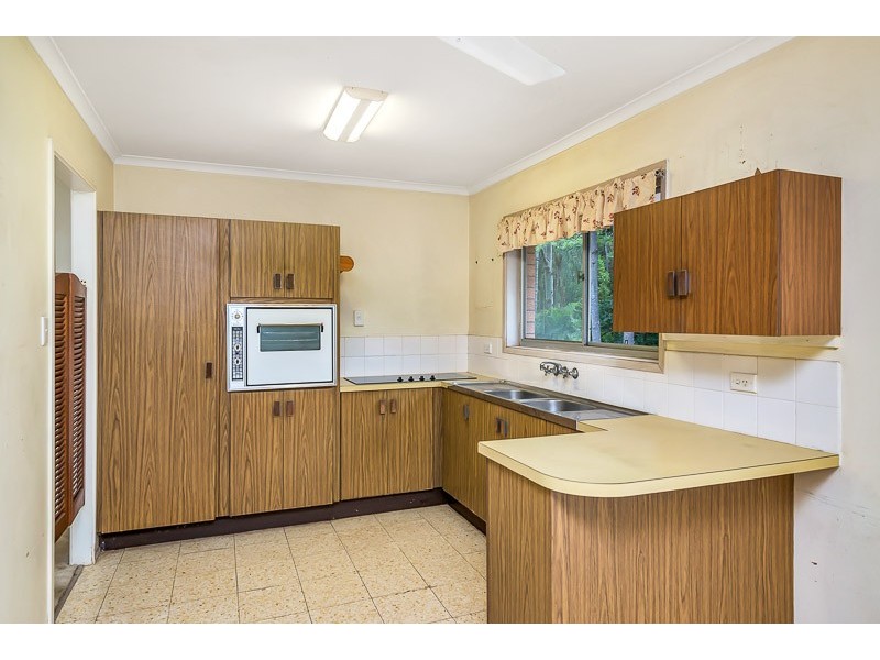 27 Halimah St, Chapel Hill QLD 4069