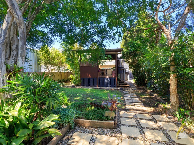 12 Acacia Ave, Graceville QLD 4075