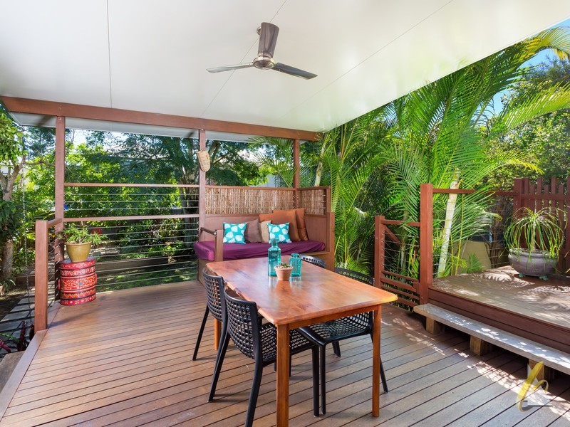 12 Acacia Ave, Graceville QLD 4075