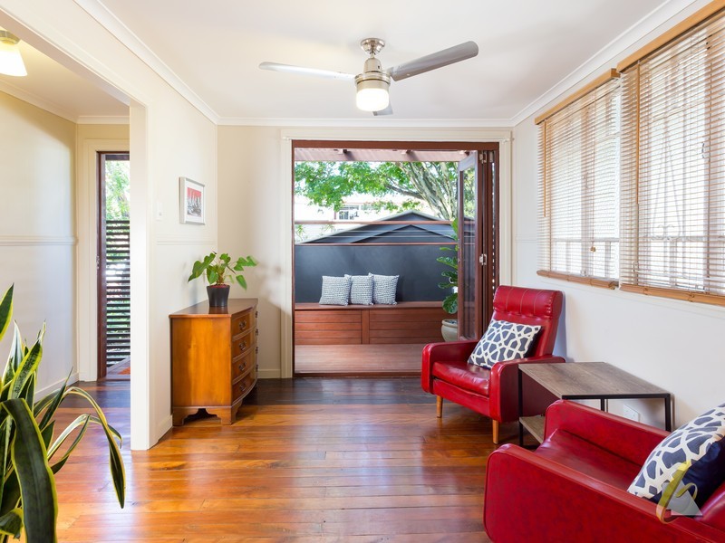12 Acacia Ave, Graceville QLD 4075