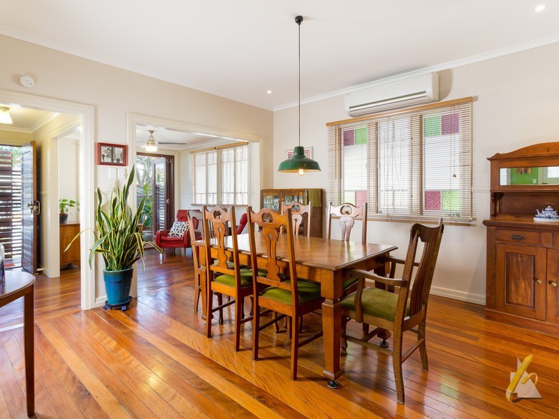 12 Acacia Ave, Graceville QLD 4075
