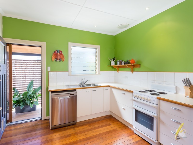 12 Acacia Ave, Graceville QLD 4075